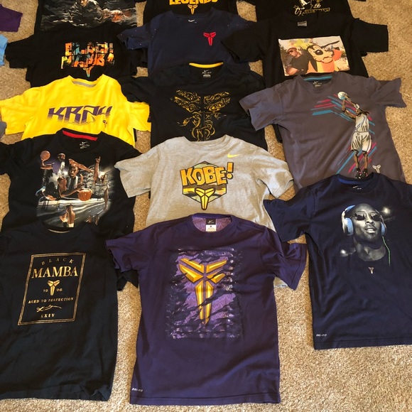 Boys sz M shirts etc. All in great condition - Picture 1 of 5